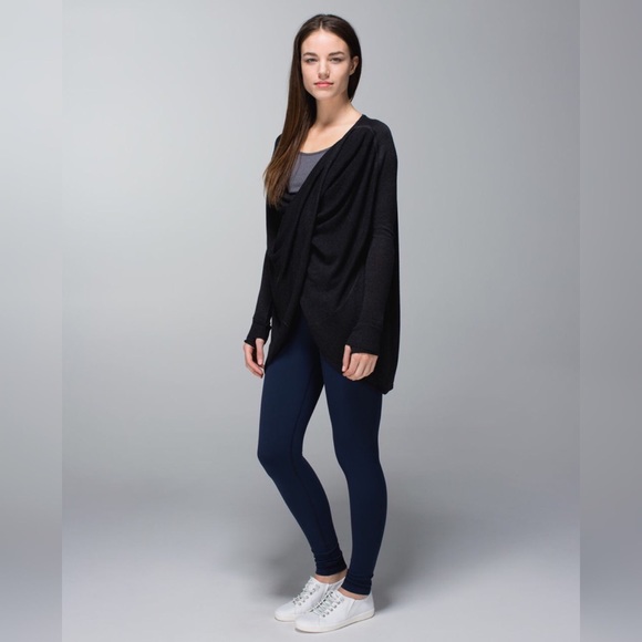 Lululemon Twist & Wrap - Picture 2 of 7
